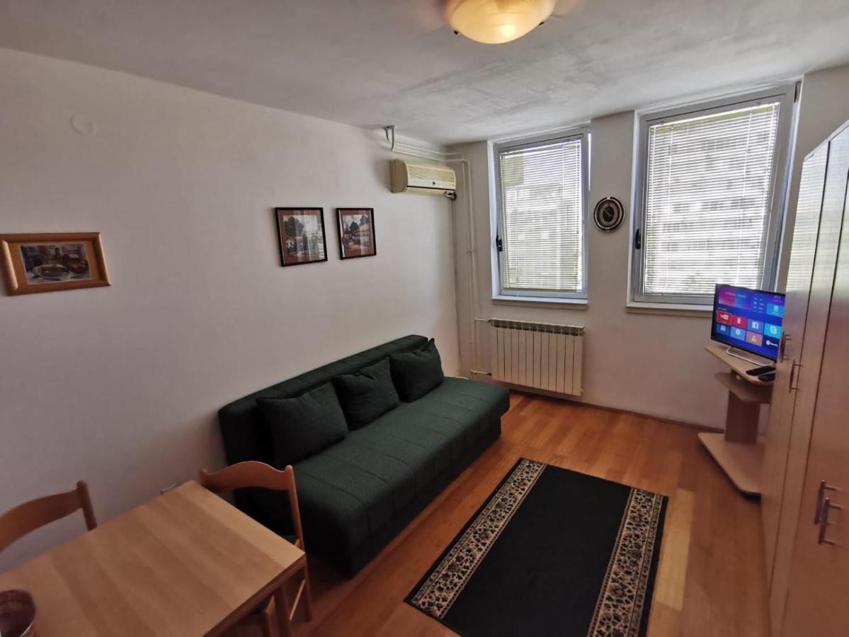 Bulevar Stan Na Dan Apartment Novi Sad Exterior foto